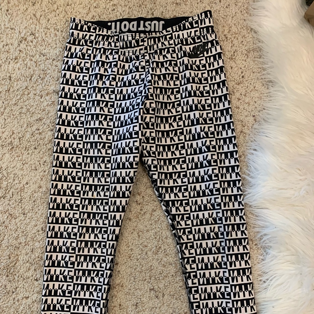 Nike leggings size small